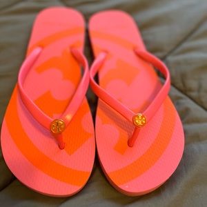 Brand new Tory Burch hot pink flip flops size 9